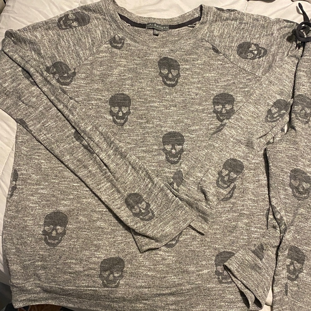 P.J. SALVAGE Women's Larhe Soft Gray Skull Hearts Pajamas Set Shirt Pants Cozy
